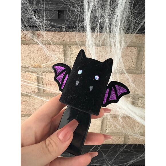 Bath & Body Works Black Velvet Bat Wallflower Plug In Halloween Home Fragrance - Picture 2 of 6